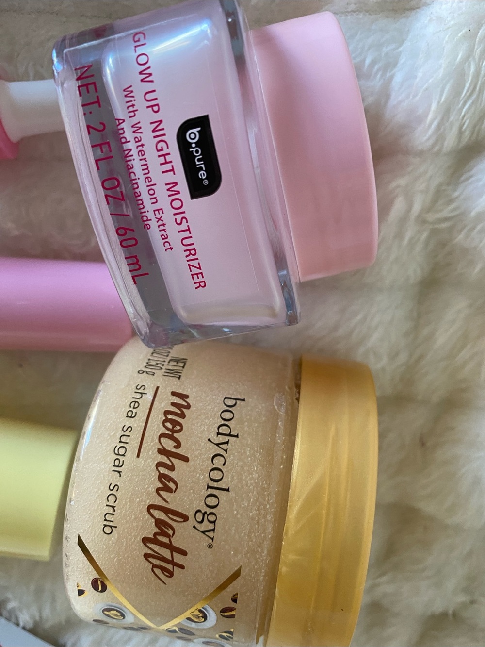 Beauty Skincare Bundle 😍💕 - Picture 4 of 5